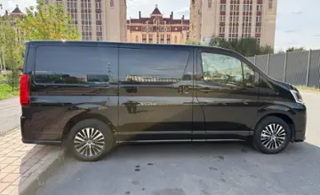 Toyota Granvia 2023 года за 42 500 000 тг. в Астана фото 2