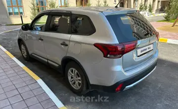 Mitsubishi Outlander 2015 года за 9 500 000 тг. в Караганда фото 4