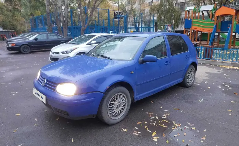 Volkswagen Golf 2001 года за 1 700 000 тг. в Астана
