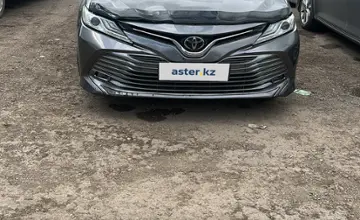 Toyota Camry 2018 года за 11 000 000 тг. в Астана фото 2