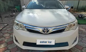 Toyota Camry 2013 года за 7 000 000 тг. в Актобе фото 2