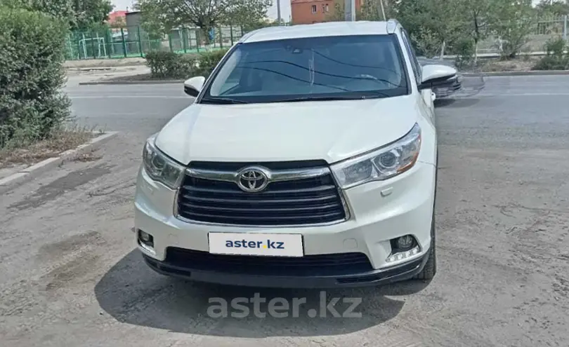 Toyota Highlander 2014 года за 16 000 000 тг. в Астана