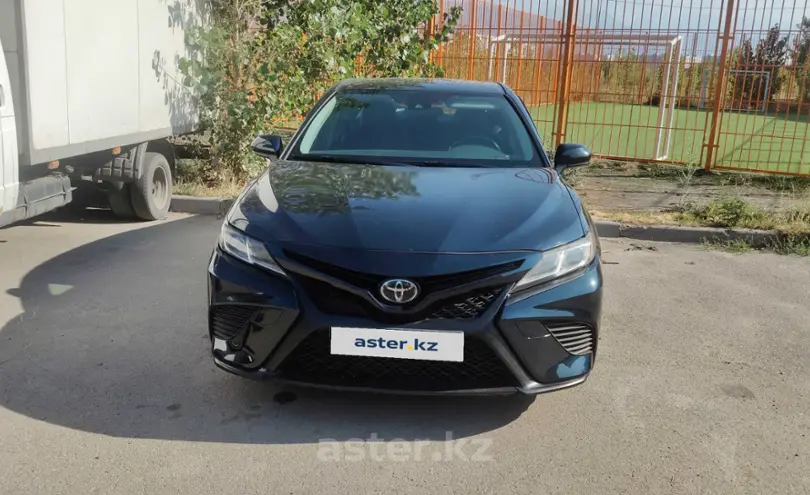 Toyota Camry 2020 года за 11 000 000 тг. в Алматы