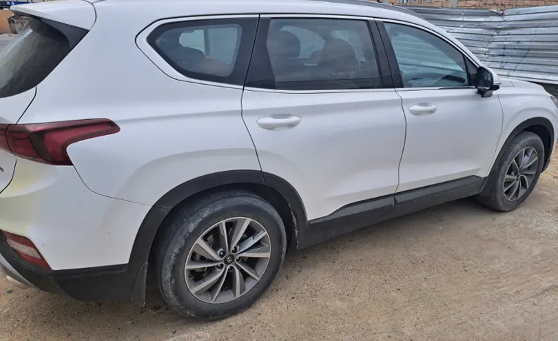 Hyundai Santa Fe 2018 года за 11 000 000 тг. в Актау фото 4