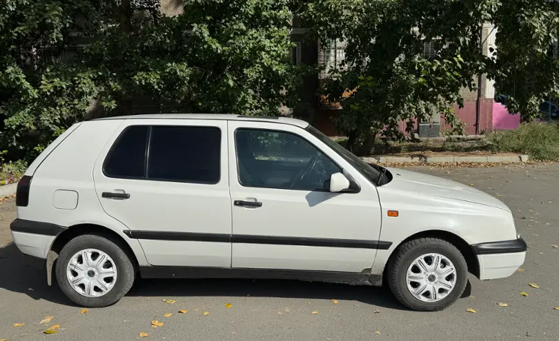 Volkswagen Golf 1993 года за 850 000 тг. в Павлодар фото 2
