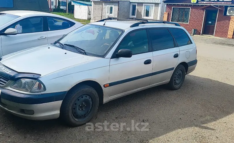 Toyota Avensis 2002 года за 2 400 000 тг. в Астана