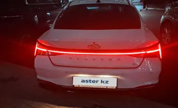 Hyundai Elantra 2021 года за 10 500 000 тг. в Астана фото 2