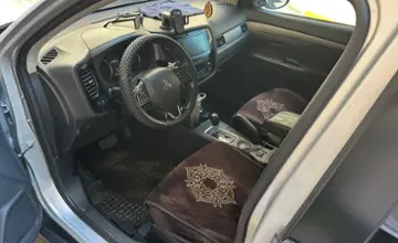 Mitsubishi Outlander 2015 года за 9 500 000 тг. в Караганда