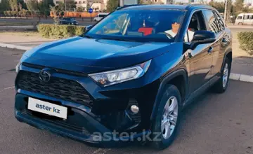 Toyota RAV4 2019 года за 11 490 000 тг. в Астана фото 2