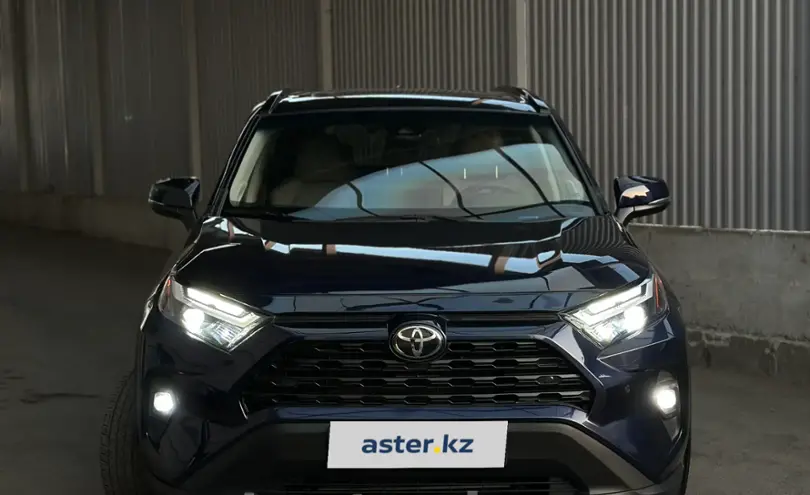 Toyota RAV4 2023 года за 18 000 000 тг. в Алматы
