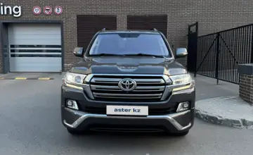 Toyota Land Cruiser 2016 года за 33 000 000 тг. в Астана фото 1