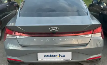 Hyundai Elantra 2021 года за 10 000 000 тг. в Астана фото 2