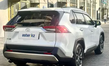 Toyota RAV4 2022 года за 19 000 000 тг. в Алматы фото 4