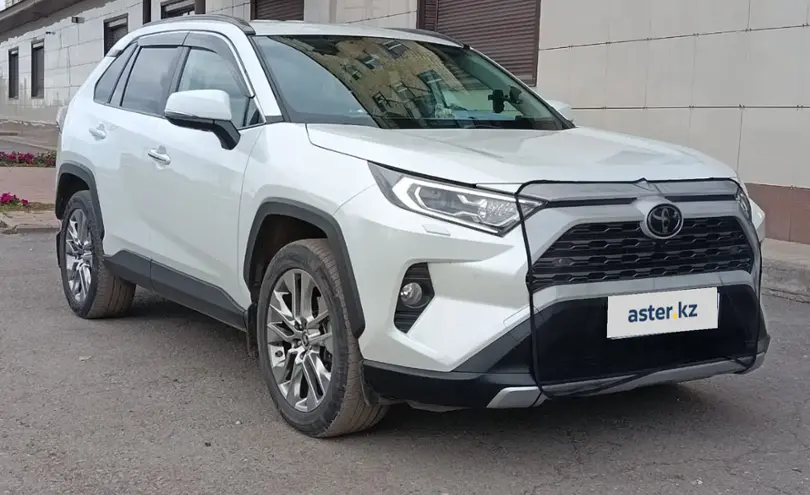 Toyota RAV4 2020 года за 17 000 000 тг. в Караганда