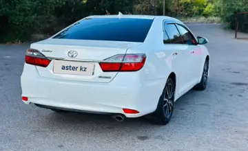 Toyota Camry 2017 года за 13 200 000 тг. в Алматы фото 4