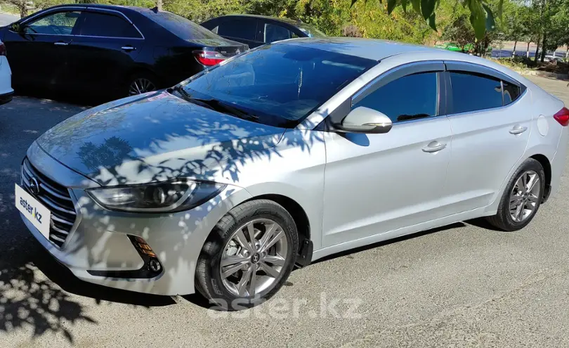 Hyundai Elantra 2018 года за 7 300 000 тг. в Шымкент