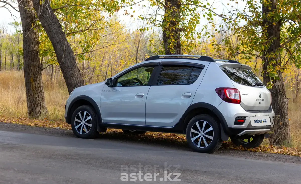 Renault Sandero 2017 года за 5 600 000 тг. в Караганда