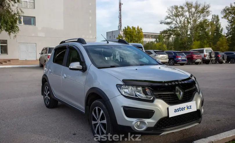 Renault Sandero 2017 года за 5 600 000 тг. в Караганда фото 2