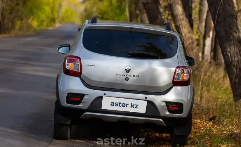 Renault Sandero 2017 года за 5 600 000 тг. в Караганда фото 4