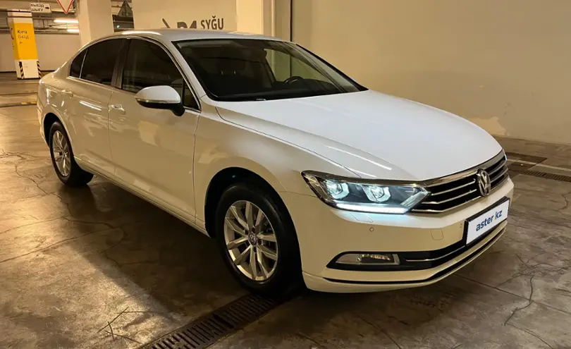Volkswagen Passat 2017 года за 10 500 000 тг. в Алматы