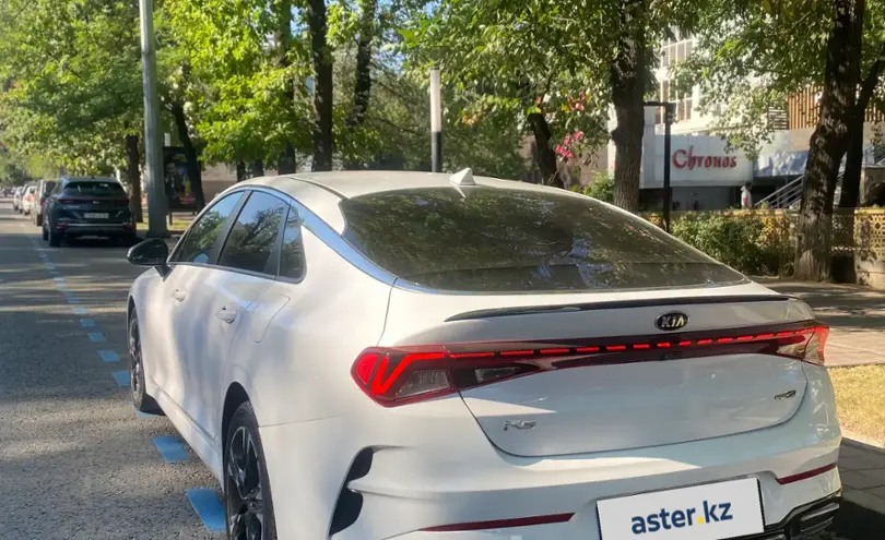 Kia K5 2022 года за 11 400 000 тг. в Алматы фото 4
