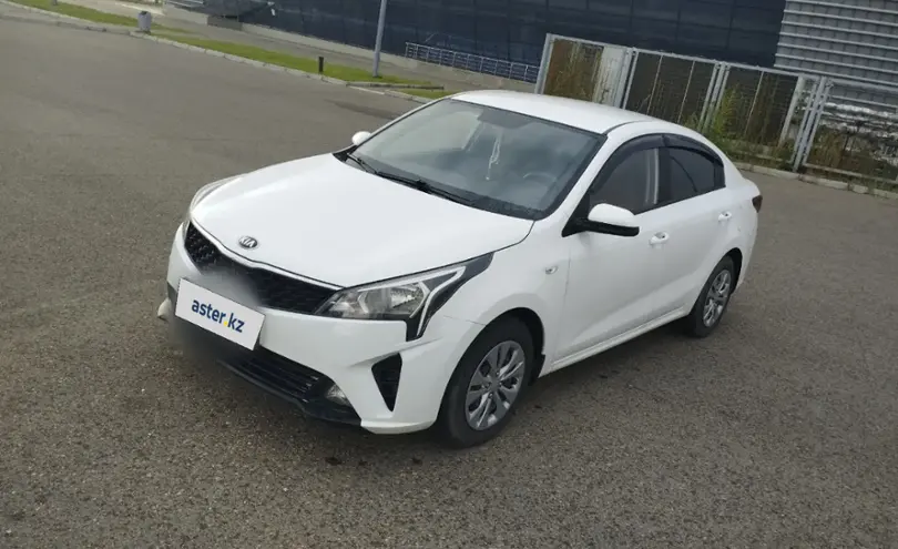 Kia Rio 2021 года за 8 100 000 тг. в Семей