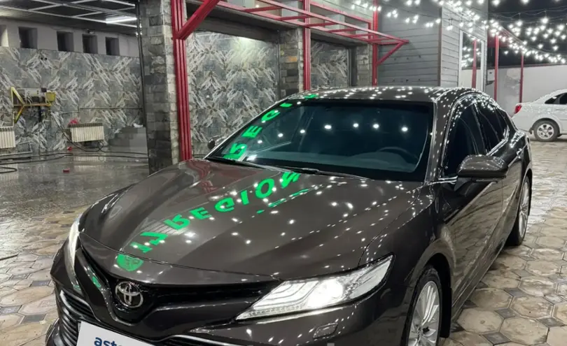 Toyota Camry 2018 года за 14 000 000 тг. в Шымкент