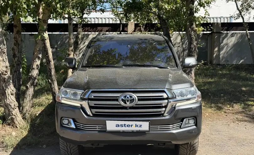 Toyota Land Cruiser 2019 года за 35 000 000 тг. в Астана