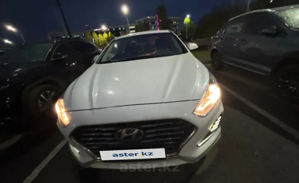 Hyundai Sonata 2018 года за 9 000 000 тг. в Астана фото 2