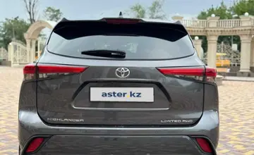 Toyota Highlander 2020 года за 25 000 000 тг. в Алматы фото 3