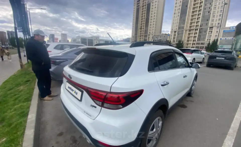 Kia Rio 2019 года за 7 200 000 тг. в Астана