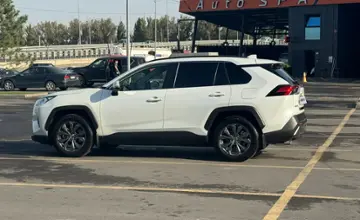 Toyota RAV4 2022 года за 17 000 000 тг. в Алматы