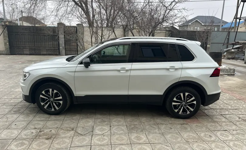 Volkswagen Tiguan 2020 года за 11 500 000 тг. в Атырауская область фото 4