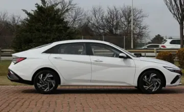 Hyundai Elantra 2023 года за 9 500 000 тг. в Атырауская область фото 4