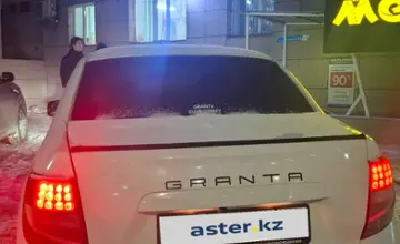 LADA (ВАЗ) Granta 2013 года за 2 100 000 тг. в Семей фото 2