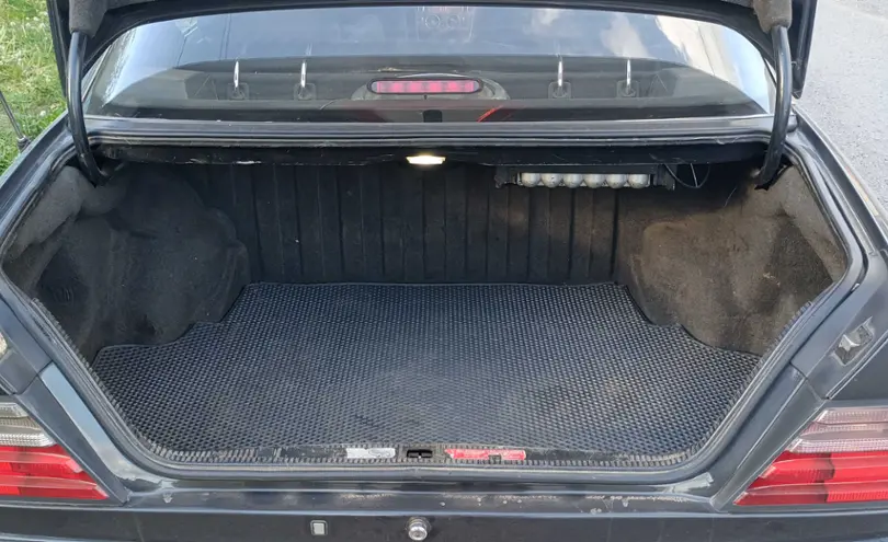 Mercedes-Benz E-Класс 1994 года за 2 500 000 тг. в Караганда