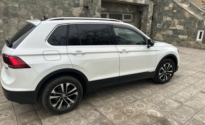 Volkswagen Tiguan 2020 года за 11 500 000 тг. в Атырауская область фото 2