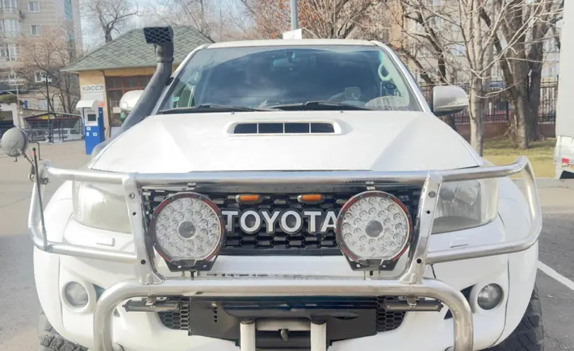 Toyota Hilux 2013 года за 14 999 000 тг. в Алматы
