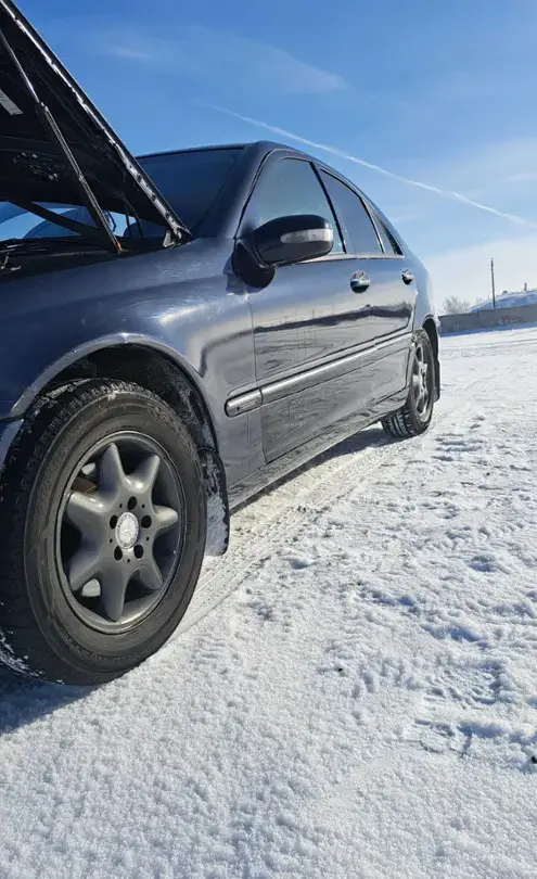 Mercedes-Benz C-Класс 2002 года за 2 600 000 тг. в Карагандинская область фото 2