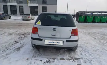 Volkswagen Golf 2001 года за 2 500 000 тг. в Астана