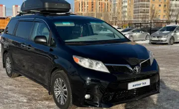 Toyota Sienna 2018 года за 16 500 000 тг. в Астана