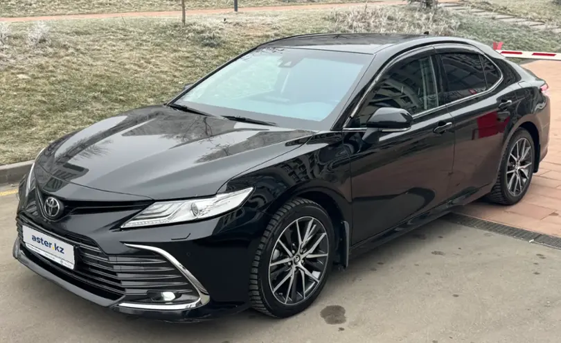 Toyota Camry 2021 года за 16 800 000 тг. в Алматы