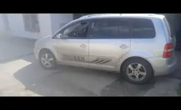 Volkswagen Touran 2005 года за 2 900 000 тг. в Костанай фото 4