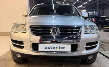 Volkswagen Touareg 2007 года за 9 500 000 тг. в Алматы фото 2