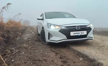 Hyundai Elantra 2019 года за 7 500 000 тг. в Туркестанская область фото 2