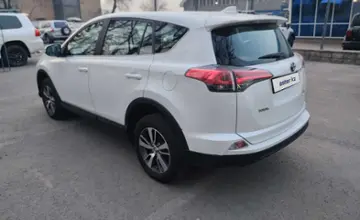 Toyota RAV4 2018 года за 10 600 000 тг. в Алматы фото 3