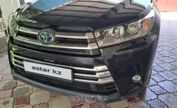 Toyota Highlander 2019 года за 18 300 000 тг. в Алматы фото 1