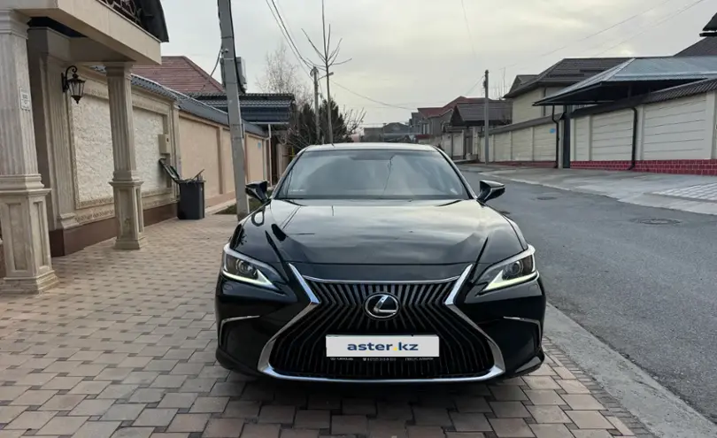 Lexus ES 2020 года за 20 000 000 тг. в Шымкент