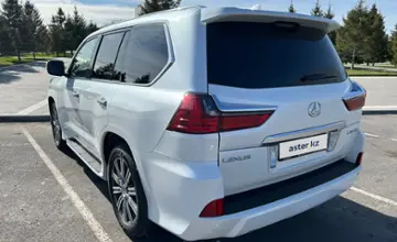Lexus LX 2017 года за 42 990 000 тг. в Астана фото 4