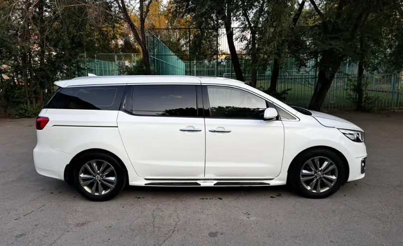 Kia Carnival 2016 года за 7 900 000 тг. в Алматы фото 4